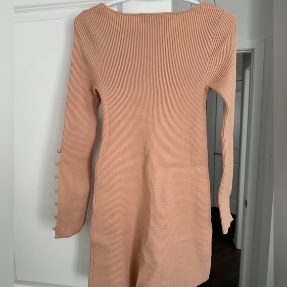Peach sweater dress with button details - Picture 5 of 6